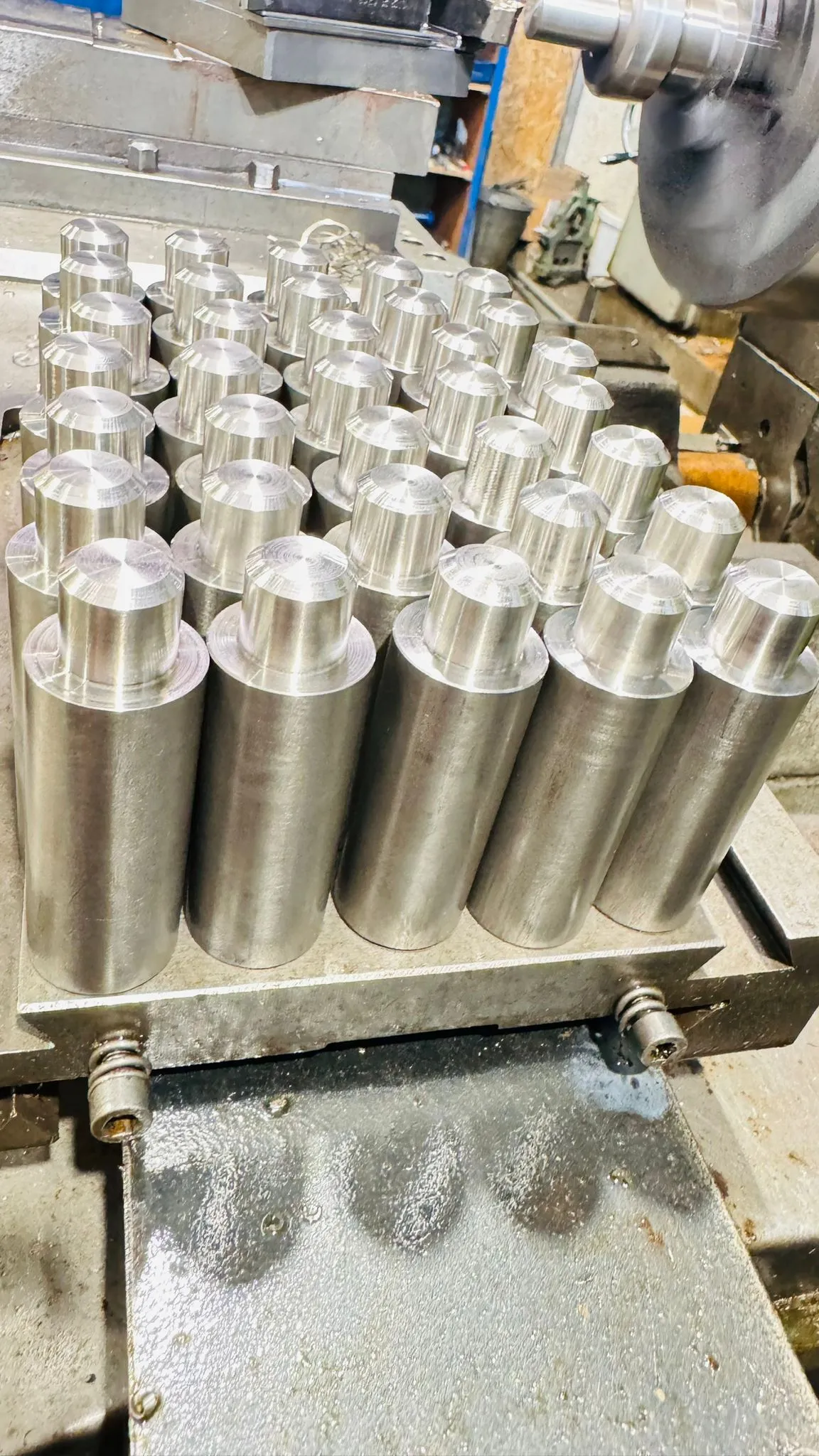 Fără improvizații din mers 5 avantaje ale pieselor de inox customizate pentru linia ta